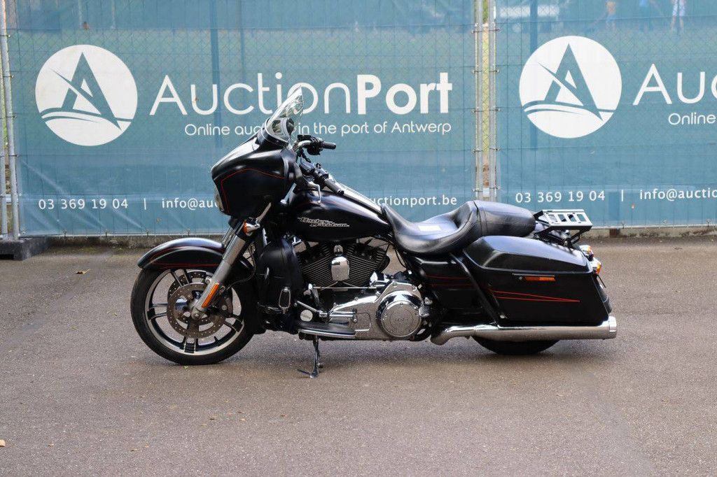 Motor Harley-Davidson STREET GLIDE SPECIAL Benzine 2015