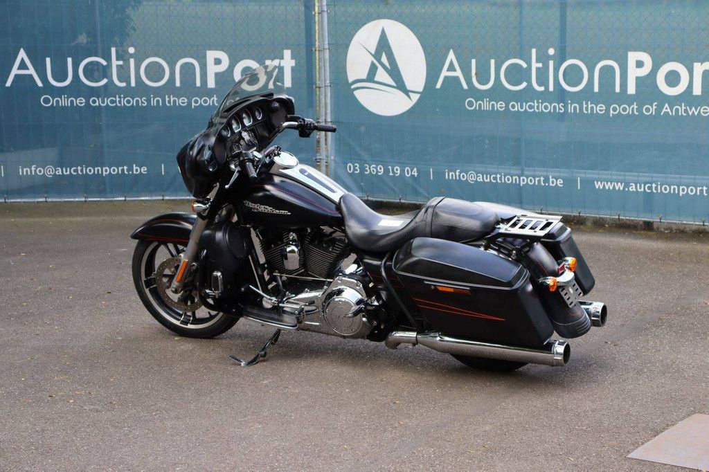Motor Harley-Davidson STREET GLIDE SPECIAL Benzine 2015