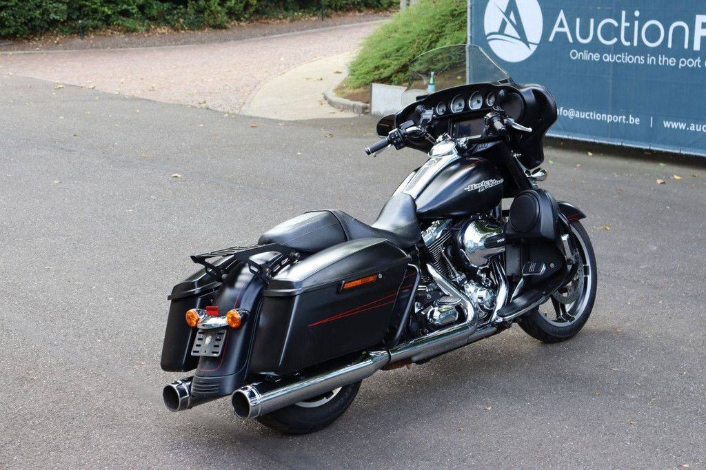 Motor Harley-Davidson STREET GLIDE SPECIAL Benzine 2015