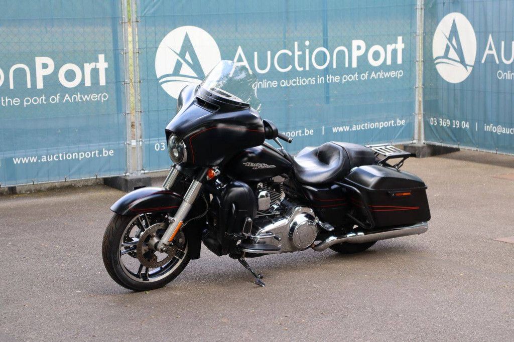 Motor Harley-Davidson STREET GLIDE SPECIAL Benzine 2015