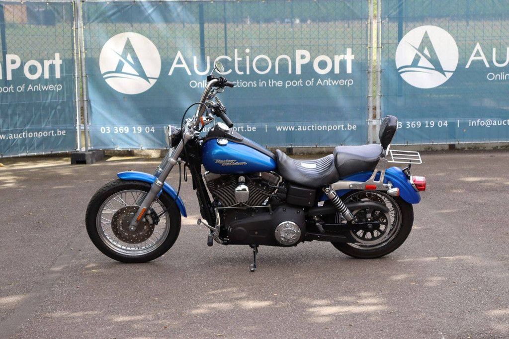 Harley-Davidson DYNA STREET BOB Motorrad Benzin 2007