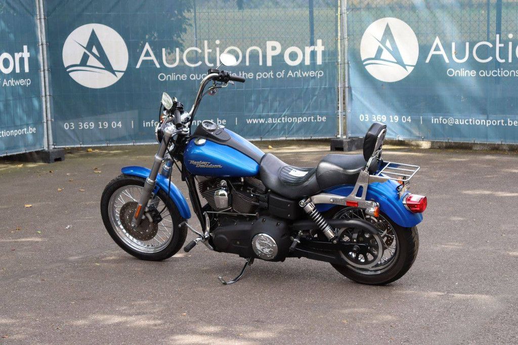 Harley-Davidson DYNA STREET BOB Motorrad Benzin 2007