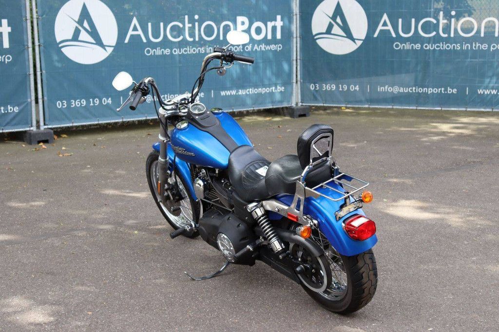 Harley-Davidson DYNA STREET BOB Motorrad Benzin 2007