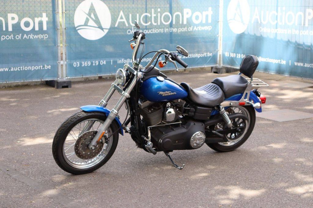 Harley-Davidson DYNA STREET BOB Motorrad Benzin 2007