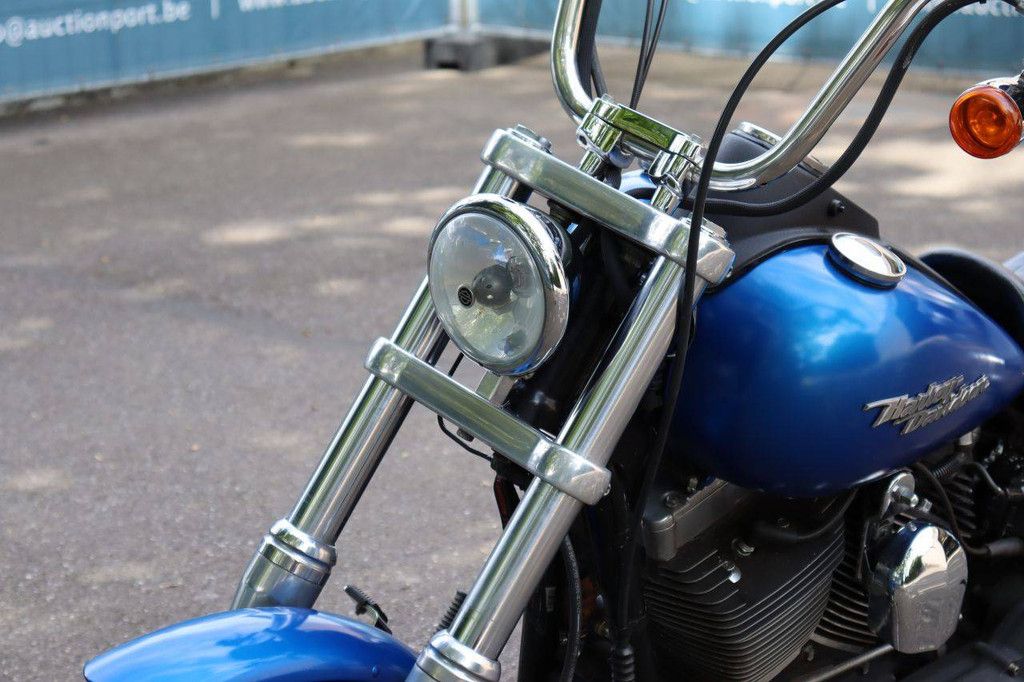 Harley-Davidson DYNA STREET BOB Motorrad Benzin 2007