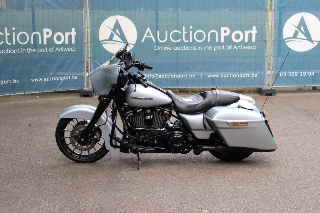 Motorcycle Harley-Davidson STREET GLIDE SPECIAL 114 INCH Petrol 2019