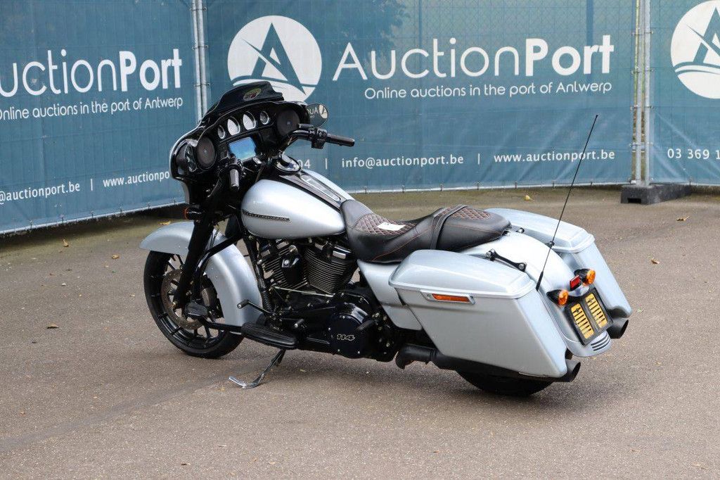 Motorcycle Harley-Davidson STREET GLIDE SPECIAL 114 INCH Petrol 2019
