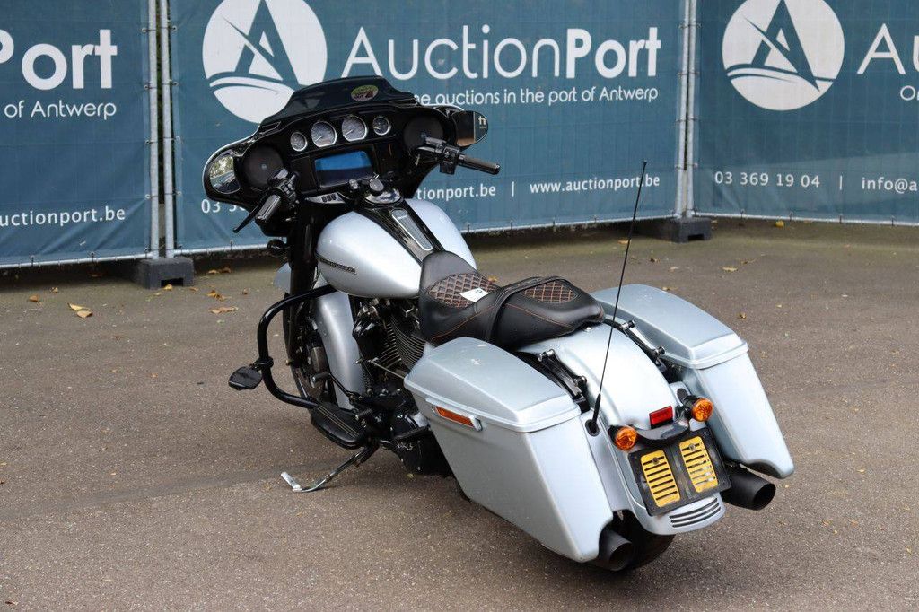 Motorcycle Harley-Davidson STREET GLIDE SPECIAL 114 INCH Petrol 2019