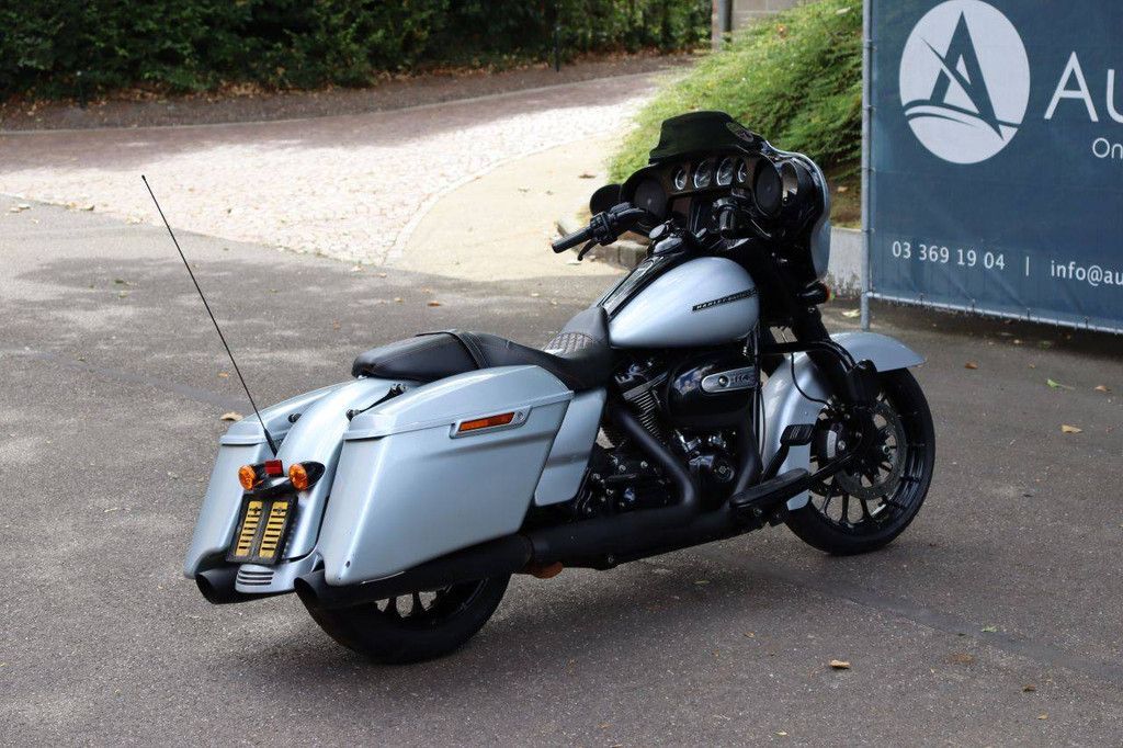 Motorcycle Harley-Davidson STREET GLIDE SPECIAL 114 INCH Petrol 2019