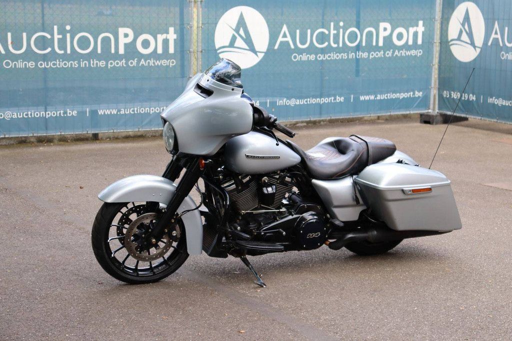 Motorcycle Harley-Davidson STREET GLIDE SPECIAL 114 INCH Petrol 2019