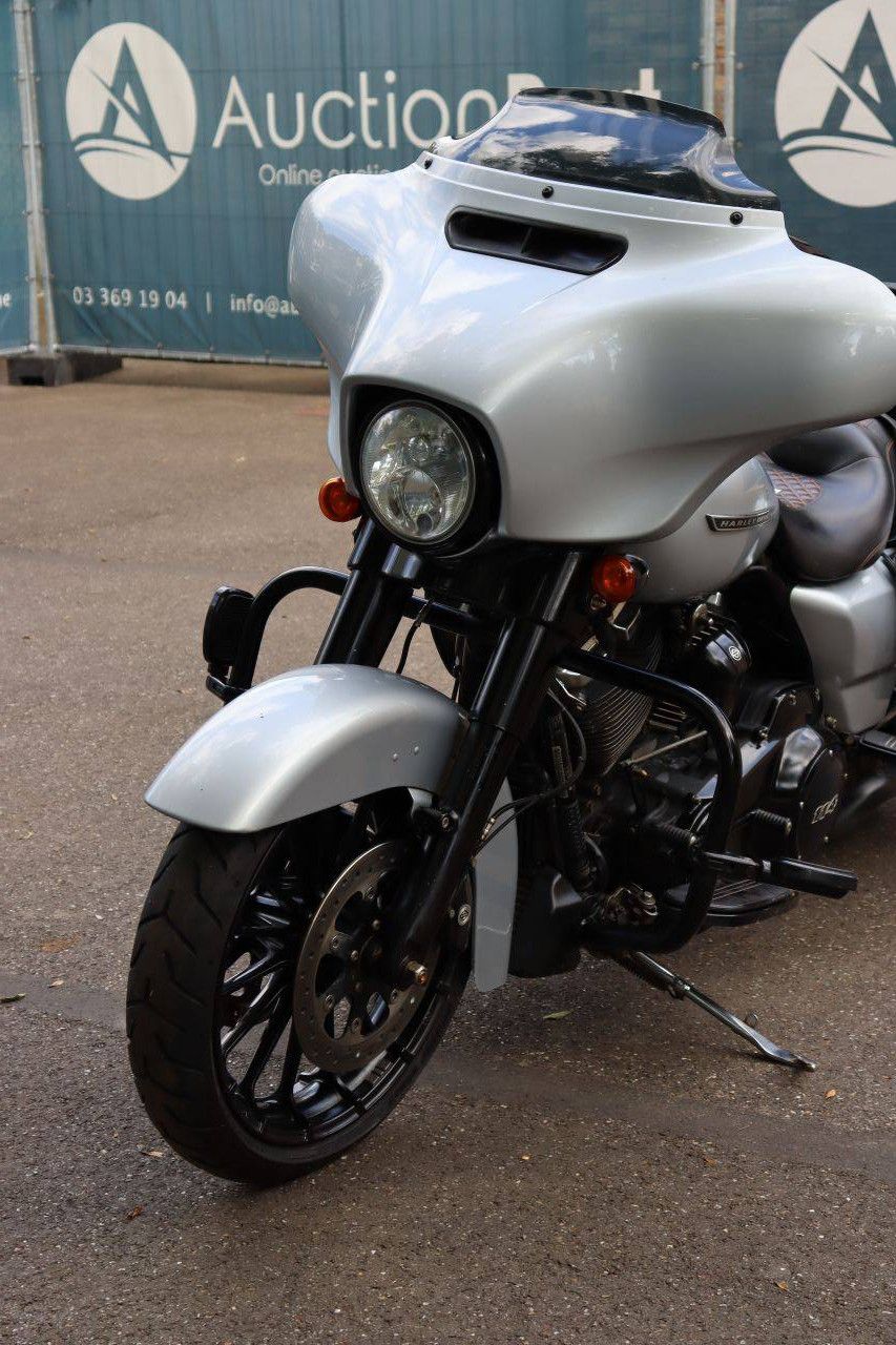 Motorcycle Harley-Davidson STREET GLIDE SPECIAL 114 INCH Petrol 2019