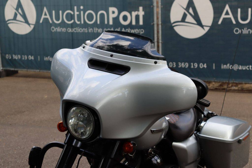 Motorcycle Harley-Davidson STREET GLIDE SPECIAL 114 INCH Petrol 2019