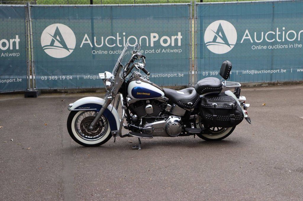 Motorcycle Harley-Davidson HERITAGE SOFTAIL CLASSIC Gasoline 2010 (Margin)