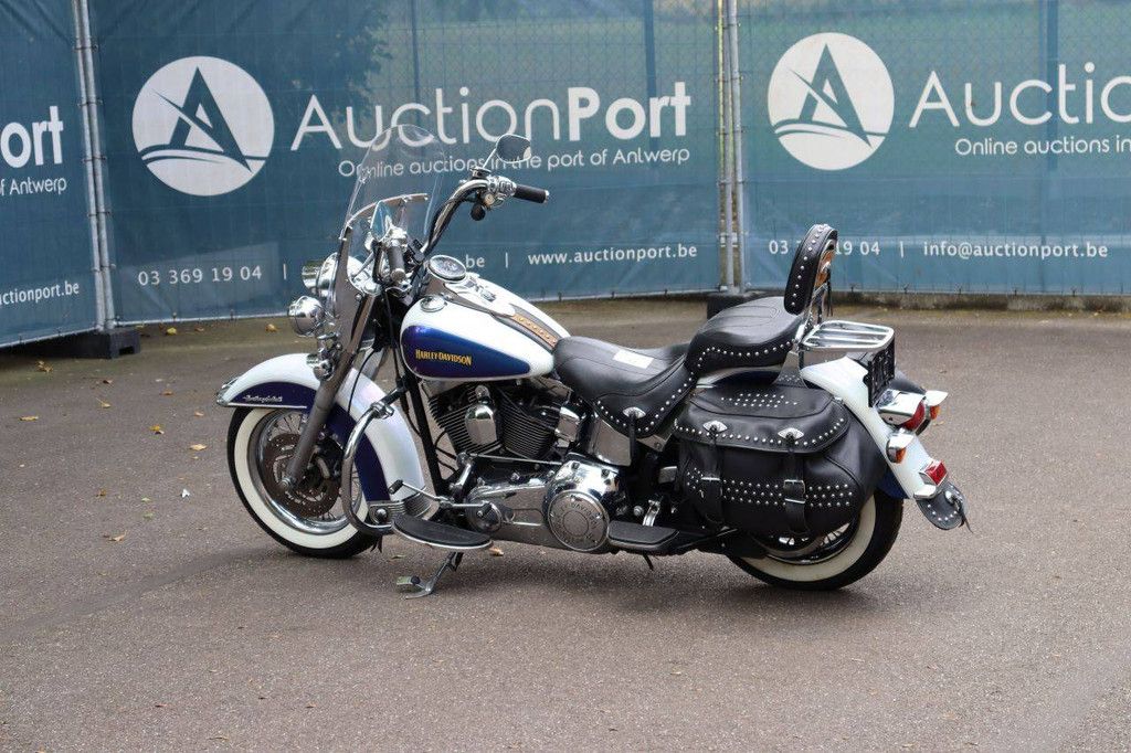 Motorcycle Harley-Davidson HERITAGE SOFTAIL CLASSIC Gasoline 2010 (Margin)