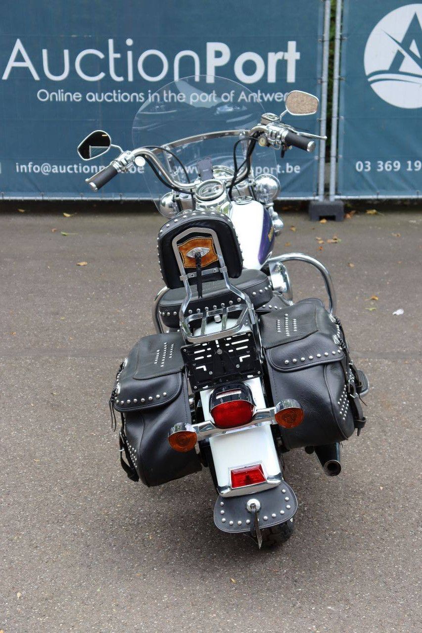 Motorcycle Harley-Davidson HERITAGE SOFTAIL CLASSIC Gasoline 2010 (Margin)