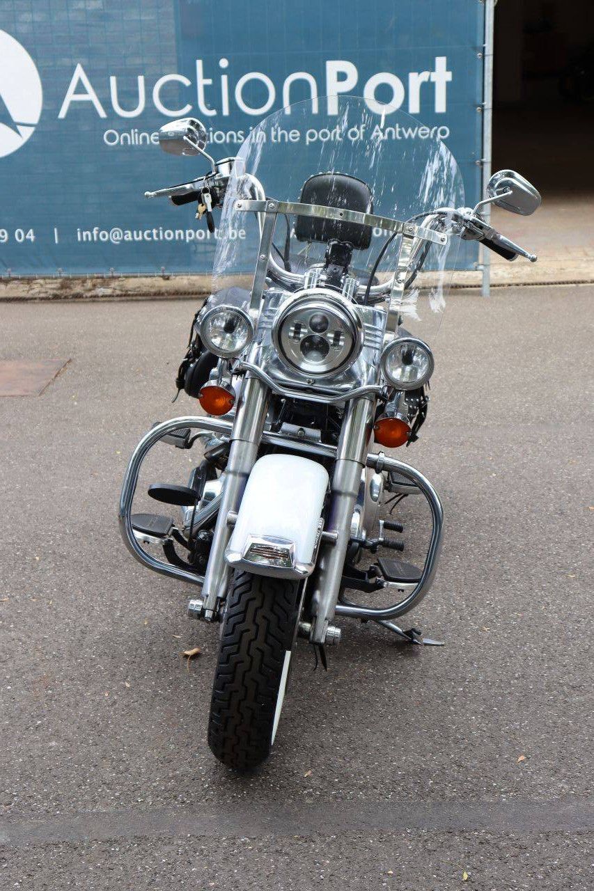 Motorcycle Harley-Davidson HERITAGE SOFTAIL CLASSIC Gasoline 2010 (Margin)