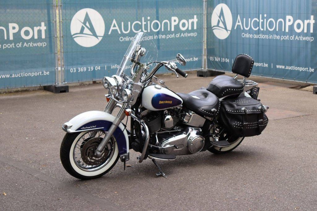 Motorcycle Harley-Davidson HERITAGE SOFTAIL CLASSIC Gasoline 2010 (Margin)