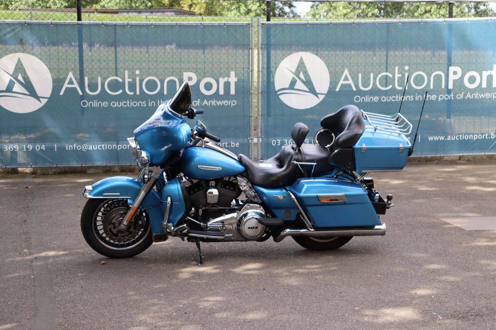Motorcycle Harley-Davidson ULTRA CLASSIC Petrol 2011