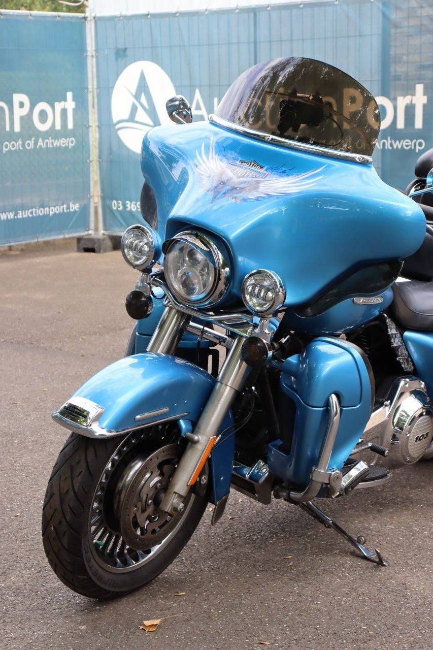 Motorcycle Harley-Davidson ULTRA CLASSIC Petrol 2011