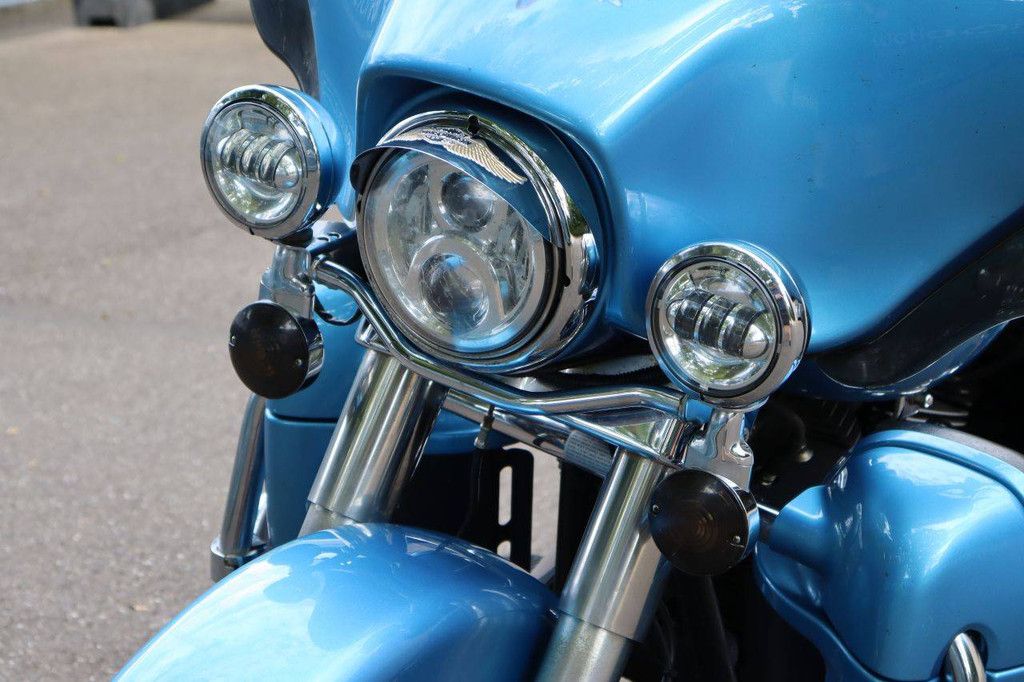Motorcycle Harley-Davidson ULTRA CLASSIC Petrol 2011