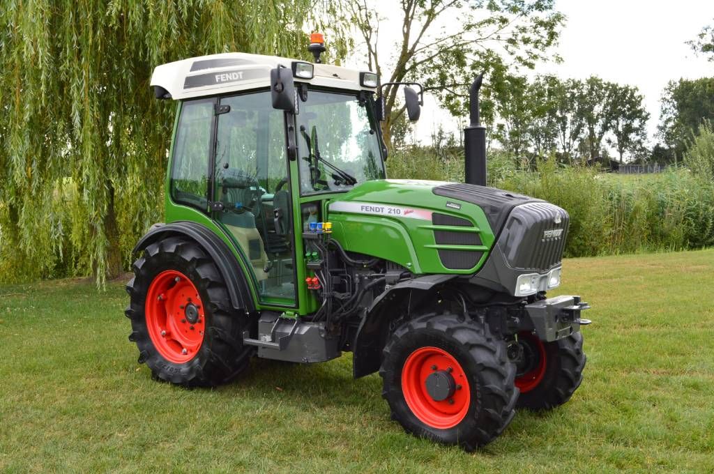 Fendt 210V Vario Profi Smalspoor/Fruitteelttractor