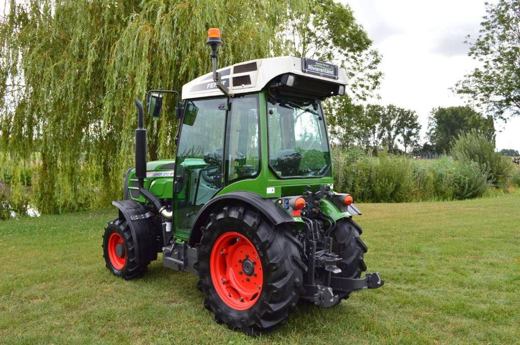 Fendt 210V Vario Profi Smalspoor/Fruitteelttractor