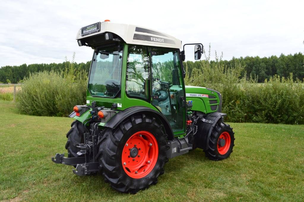 Fendt 210V Vario Profi Smalspoor/Fruitteelttractor