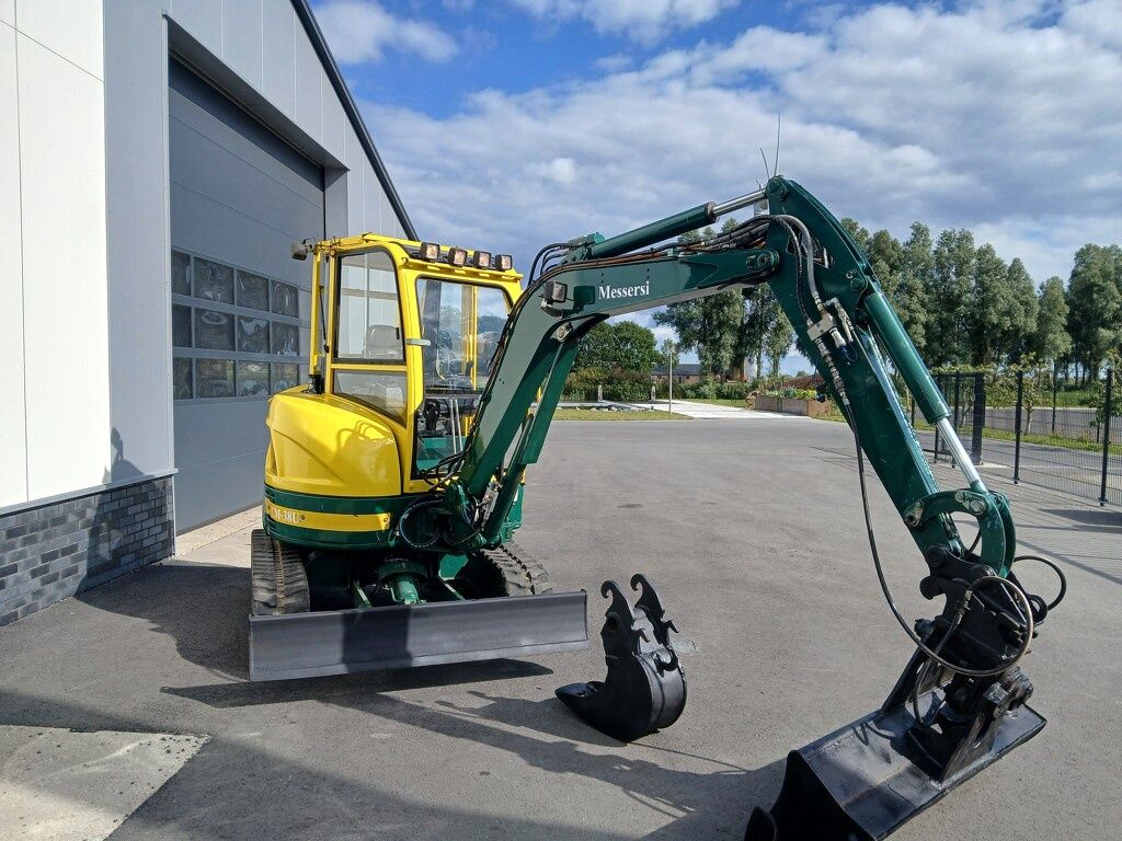 Messersi midi kraan 4 ton binnen draaier. met maar 2100 uur!!