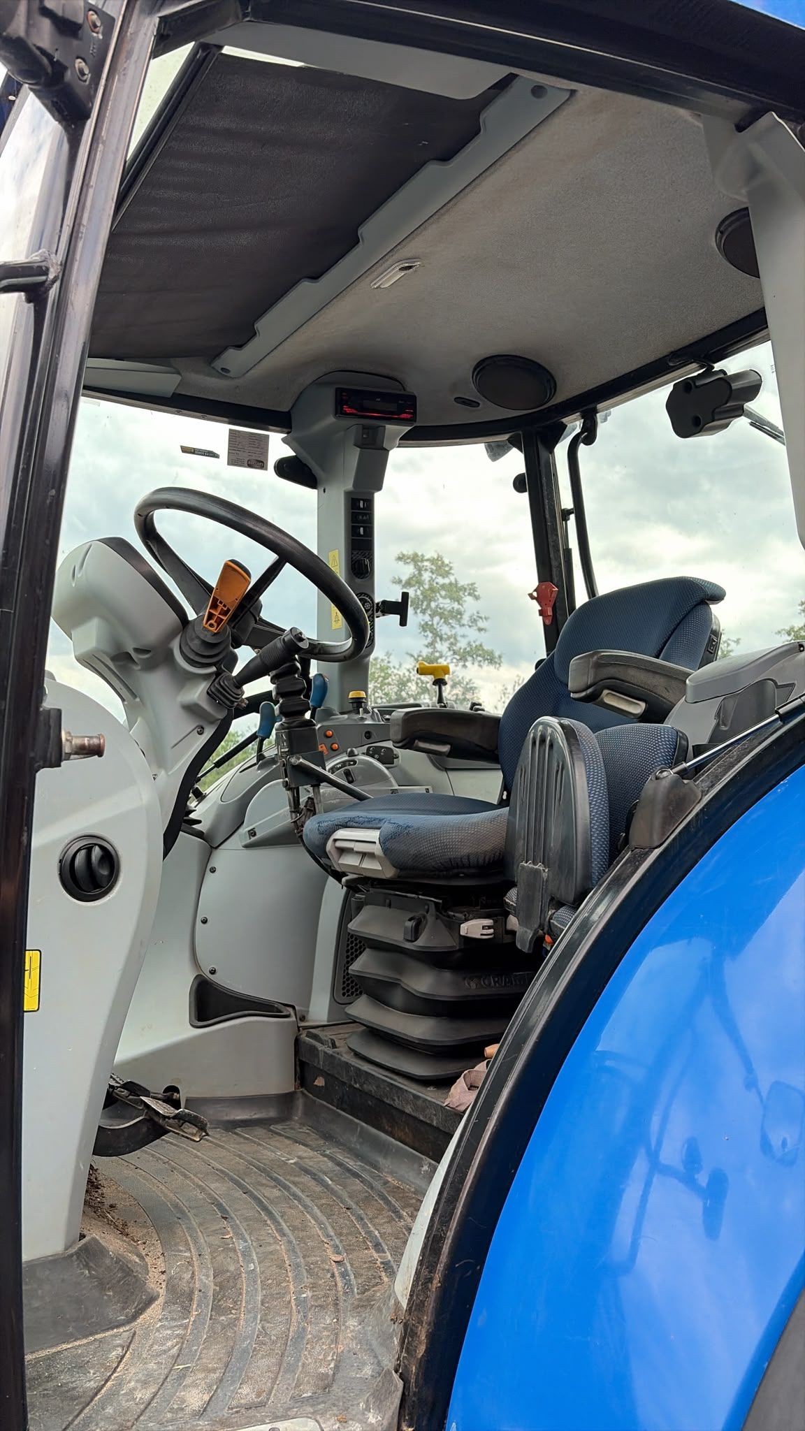 New holland T5.110 electro command
