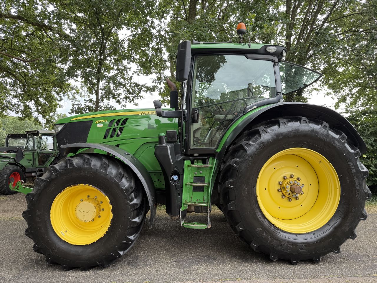 John Deere 6215R AQ