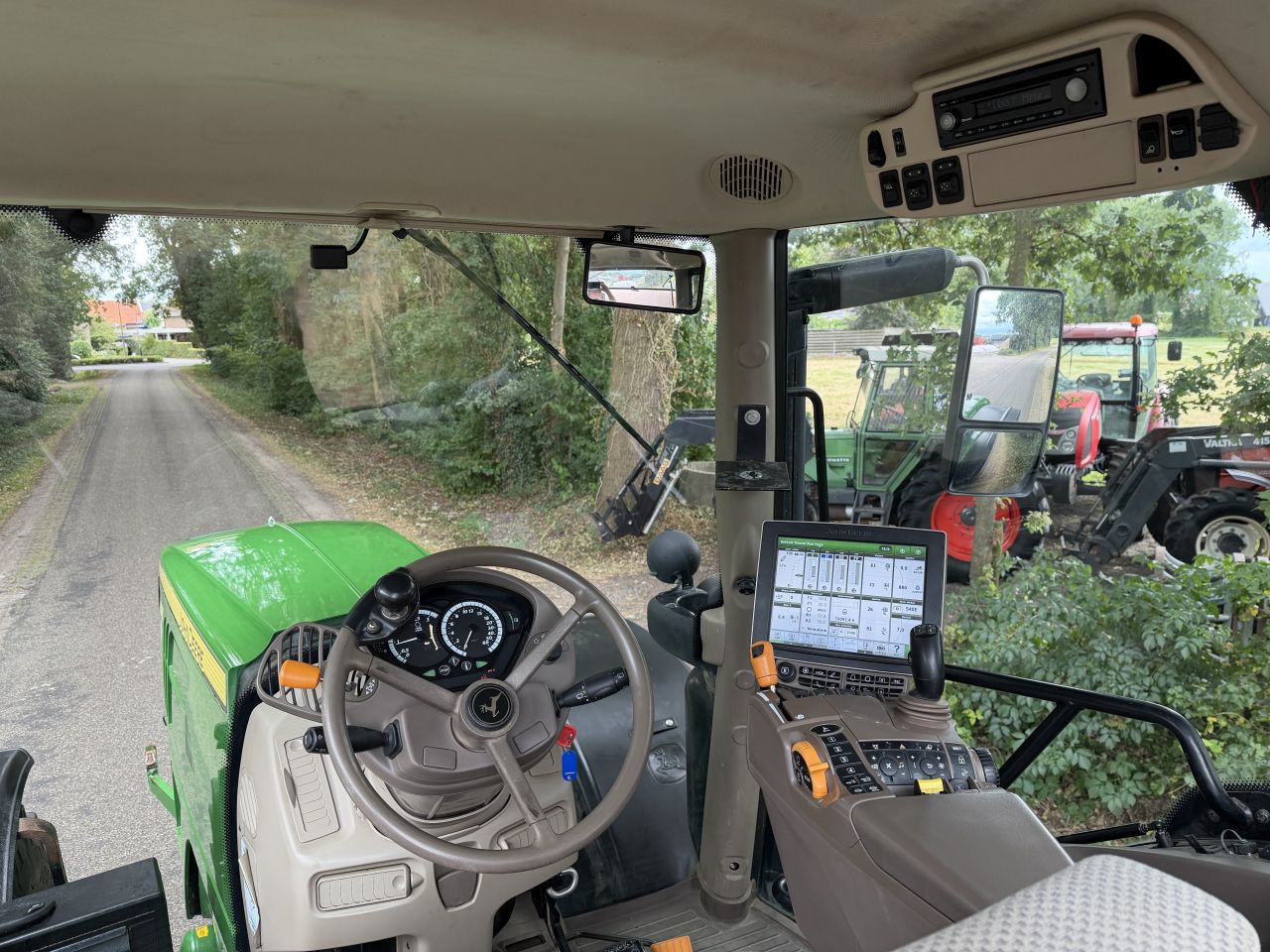 John Deere 6215R AQ