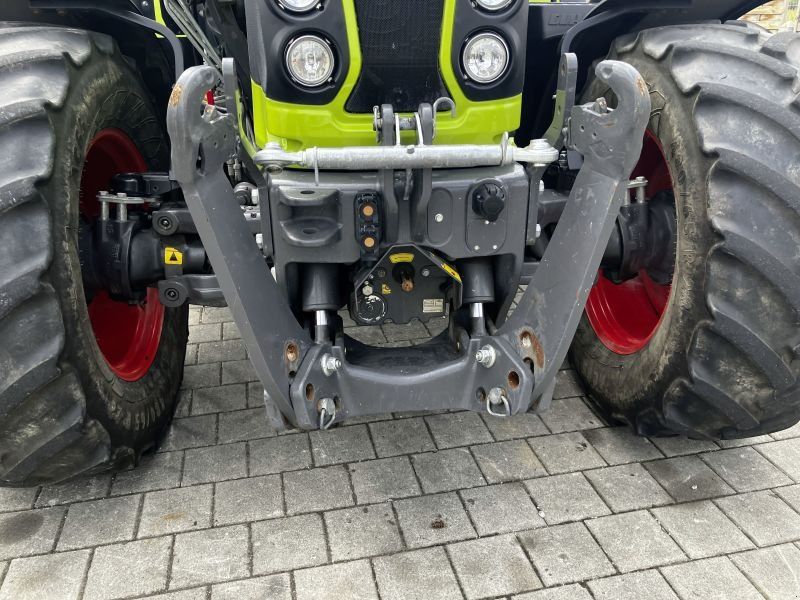 Claas ARION 440 CIS