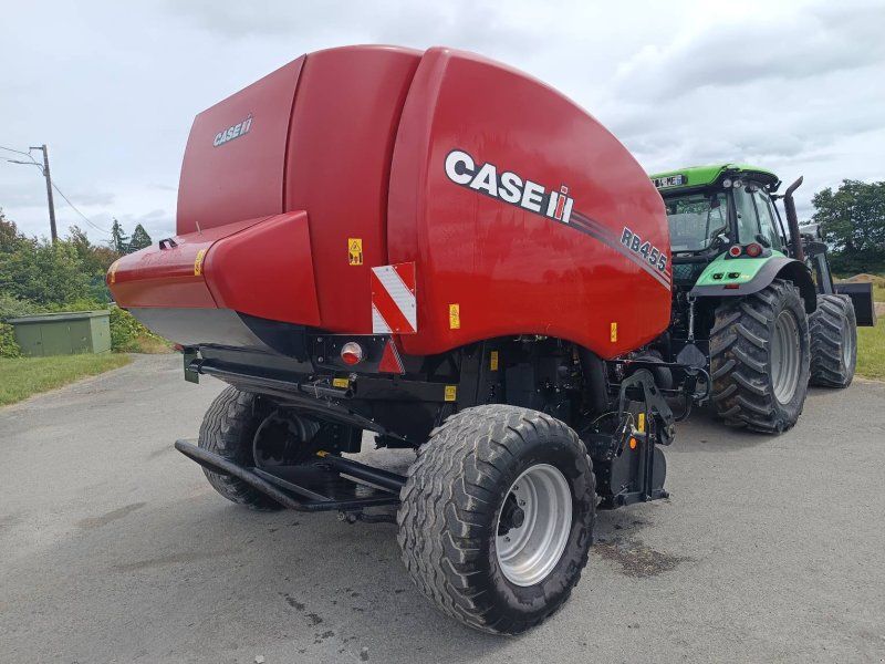 Case IH Presse à balles rondes RB455