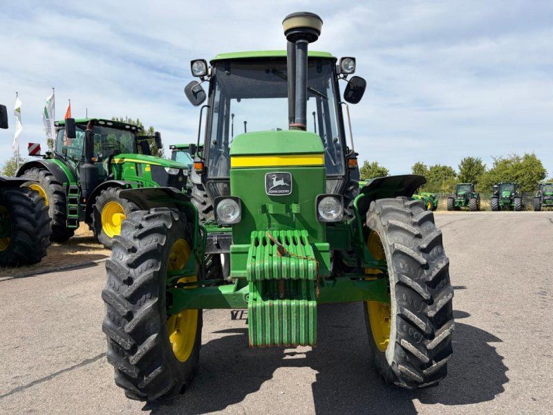 John Deere 2850