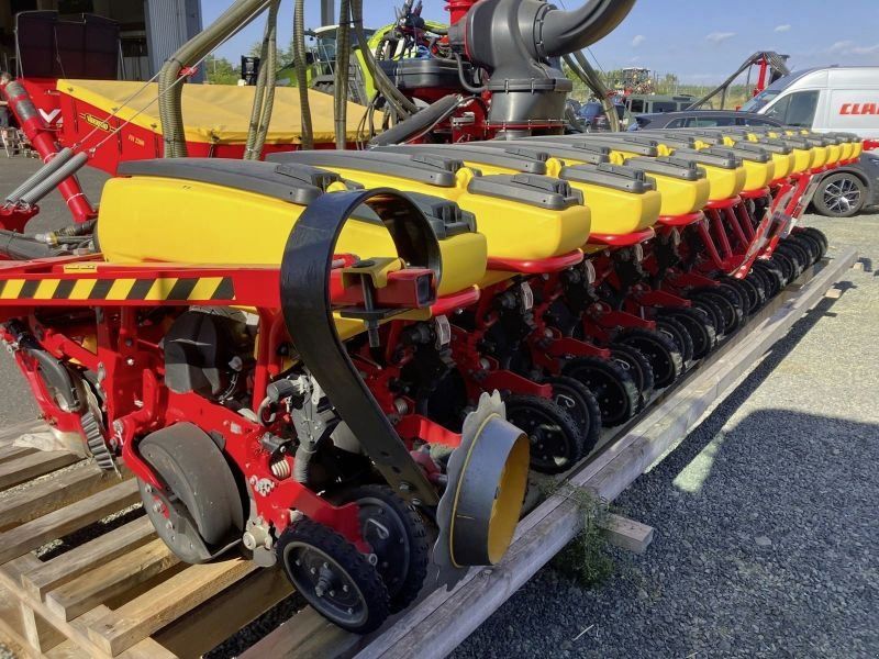 Väderstad TEMPO V TPV 12 + FH 2200