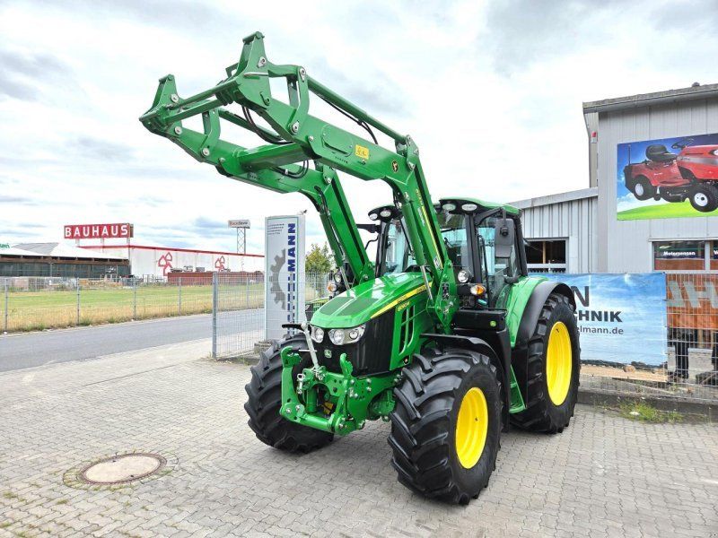 John Deere 6090M