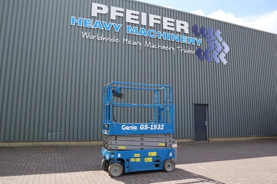 Genie GS1932 Electric, Working Height 7.8 m, 227kg Capac