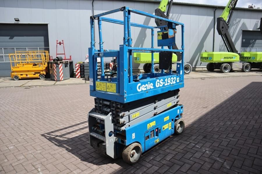 Genie GS1932 Electric, Working Height 7.8 m, 227kg Capac
