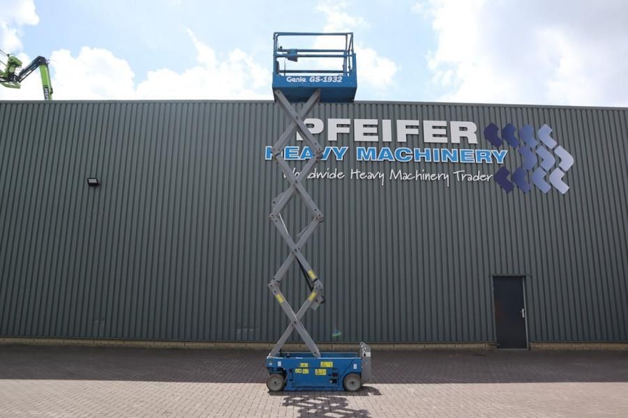 Genie GS1932 Electric, Working Height 7.8 m, 227kg Capac