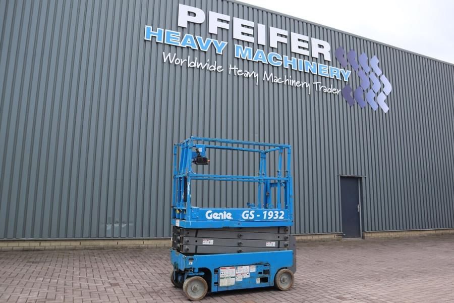 Genie GS1932 Electric, Working Height 7.8 m, 227kg Capac