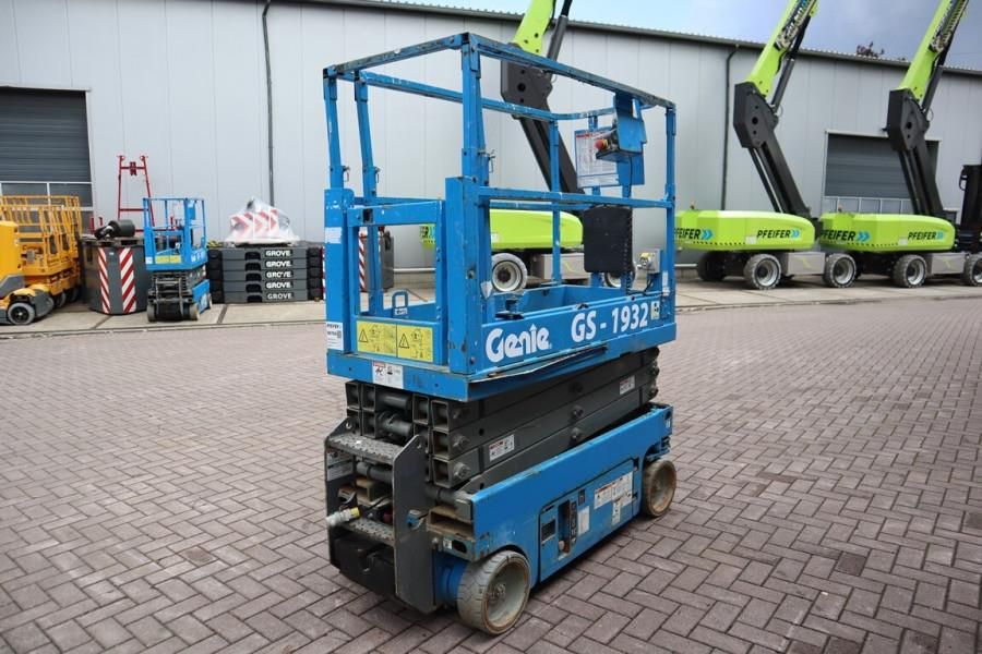 Genie GS1932 Electric, Working Height 7.8 m, 227kg Capac