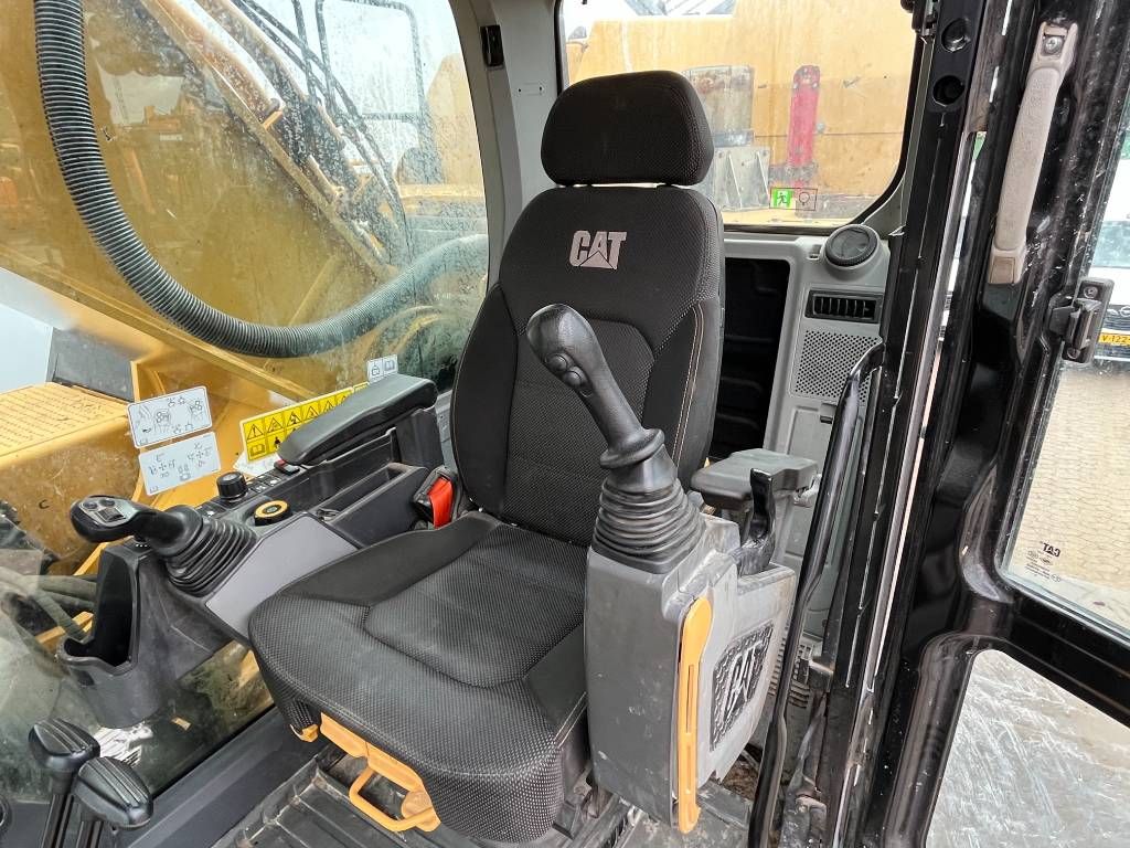 CAT 352 - Next Gen - Hammer Lines / Automatic Greasing
