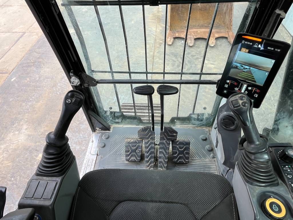 CAT 352 - Next Gen - Hammer Lines / Automatic Greasing