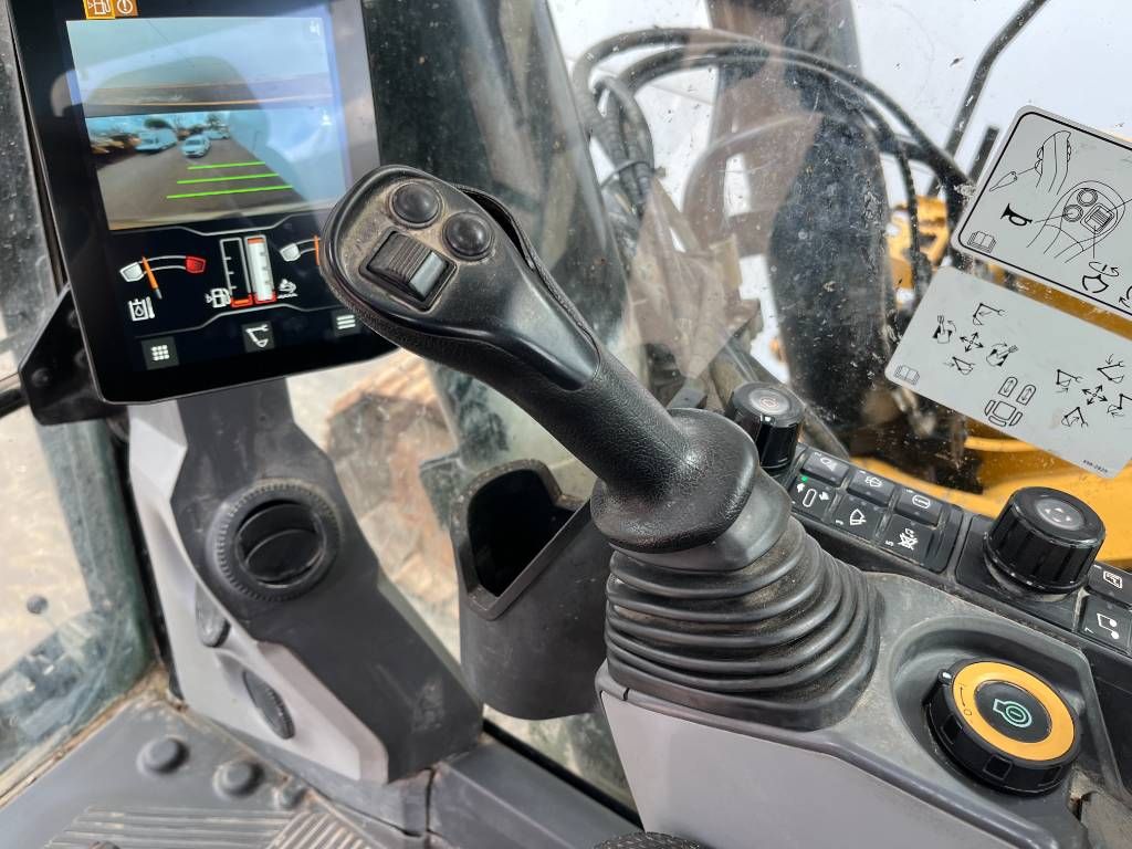 CAT 352 - Next Gen - Hammer Lines / Automatic Greasing