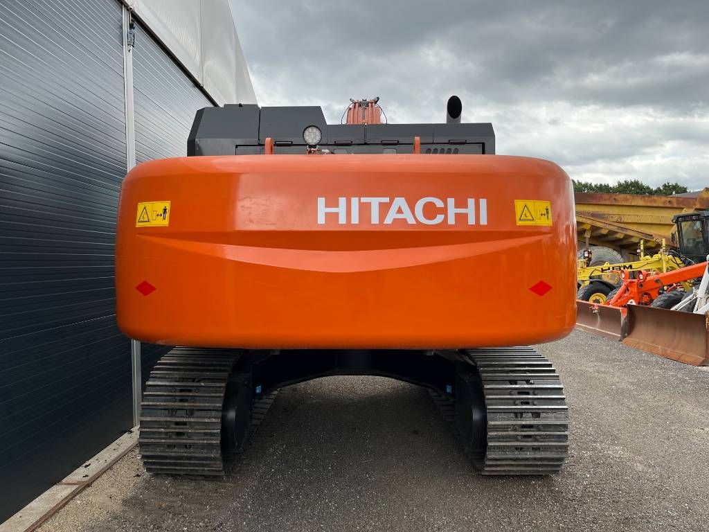 Hitachi EC350LC - New / CUMMINS ENGINE