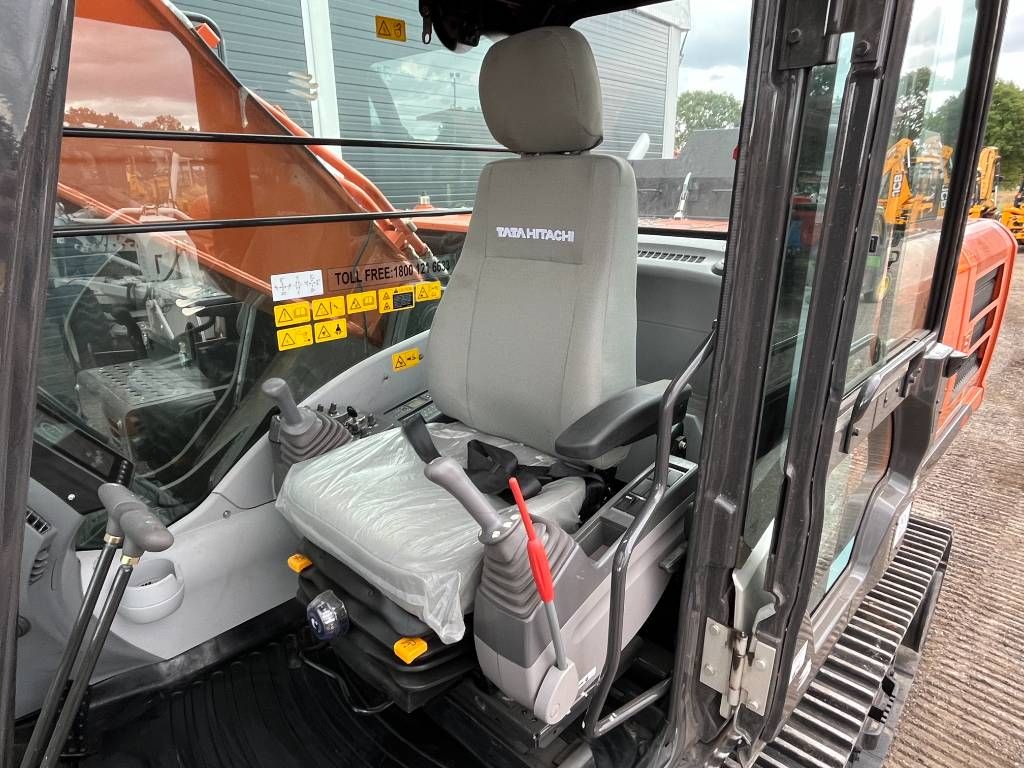 Hitachi EC350LC - New / CUMMINS ENGINE