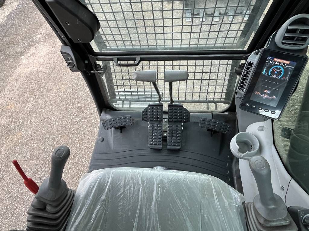 Hitachi EC350LC - New / CUMMINS ENGINE