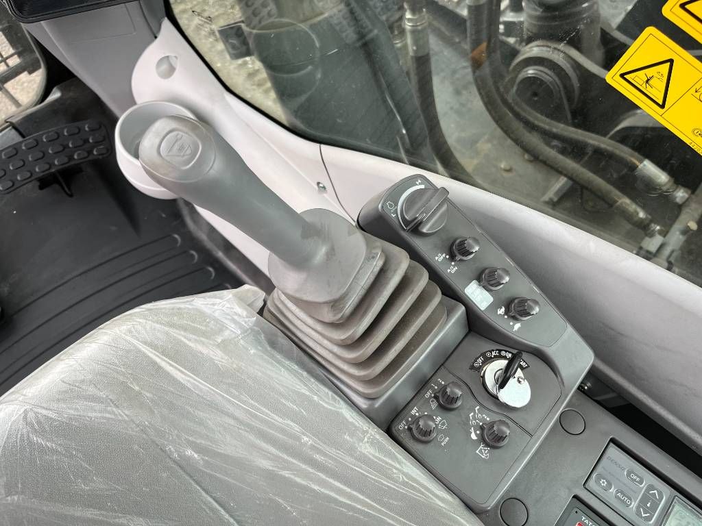 Hitachi EC350LC - New / CUMMINS ENGINE
