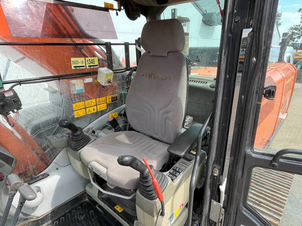 Hitachi ZX350LC-5 - Hammer Lines / Automatic Greasing