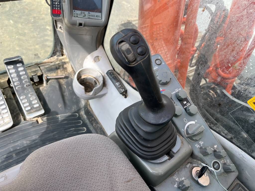 Hitachi ZX350LC-5 - Hammer Lines / Automatic Greasing